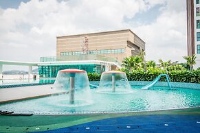 One Amerin Mall & Suites