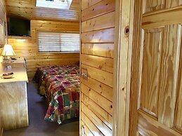 Giant Oaks Lodge