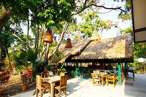 Country Lake Nature Lodge