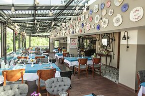 The Life Hotel & Spa