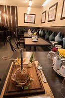 Speke Apartments Kitante