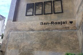 Ban Roojai