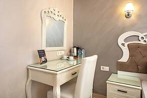 Deluxe Newport Hotel - Old City