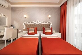 Deluxe Newport Hotel - Old City