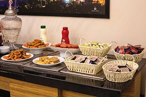 Deluxe Newport Hotel - Old City