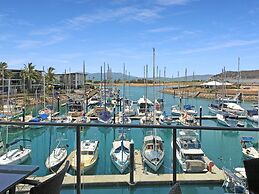 Blue on Blue Apartment 933