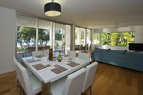 Maggies Beachfront Apt. 10