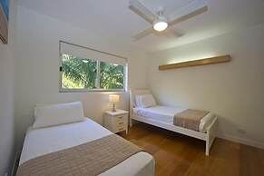 Maggies Beachfront Apt. 7