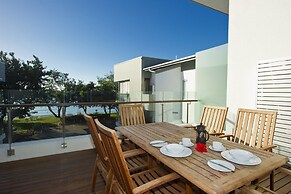 Maggies Beachfront Apt. 8