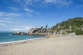 The Beach House at Arthur Bay