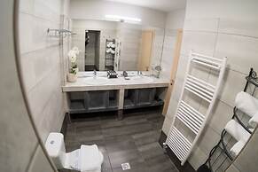 Connect Studios & Apartments