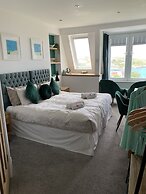 Lazy Waves Boutique B&B