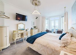 Lazy Waves Boutique B&B