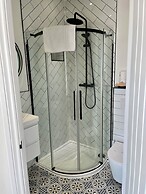 Lazy Waves Boutique B&B