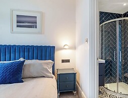 Lazy Waves Boutique B&B