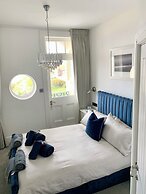 Lazy Waves Boutique B&B