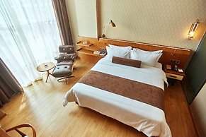 James Joyce Coffetel Qifu Xincun Branch