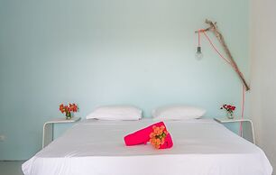 Tropical Breeze Apartments