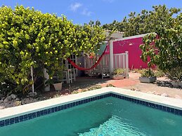 Tropical Breeze Apartments