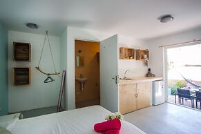 Tropical Breeze Apartments