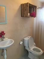 Tropical Breeze Apartments