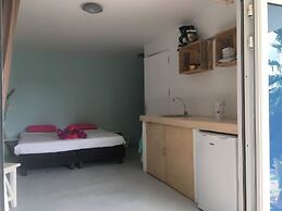 Tropical Breeze Apartments