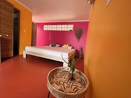 Tropical Breeze Apartments