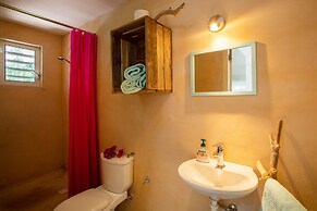 Tropical Breeze Apartments