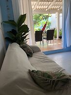 Tropical Breeze Apartments