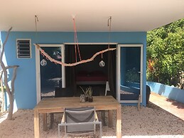 Tropical Breeze Apartments