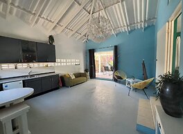 Tropical Breeze Apartments