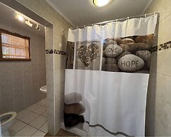 Tropical Breeze Apartments