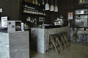 Whereder Poshtel - Hostel