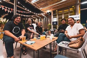 Whereder Poshtel - Hostel