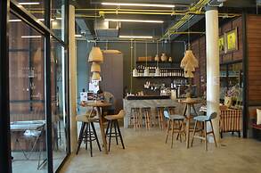 Whereder Poshtel - Hostel