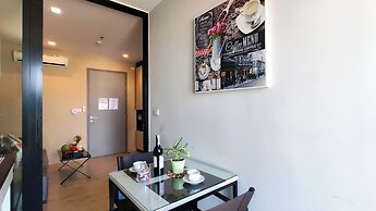 Many Holiday The Base Condo