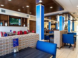 Holiday Inn Express & Suites Oklahoma City Airport, an IHG Hotel