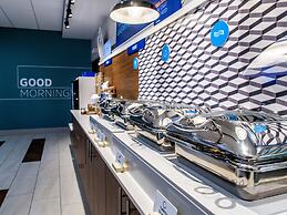 Holiday Inn Express & Suites Oklahoma City Airport by IHG