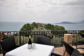 Monte Perla Residence