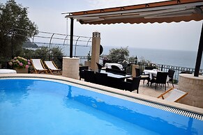 Monte Perla Residence