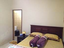 Marry Ind Vila & Guest House Gunung Kawi Malang