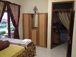Marry Ind Vila & Guest House Gunung Kawi Malang