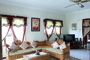 Marry Ind Vila & Guest House Gunung Kawi Malang