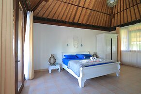 Black Pearl Villa Beachside