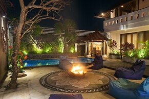 Black Pearl Villa Beachside