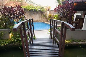 Black Pearl Villa Beachside