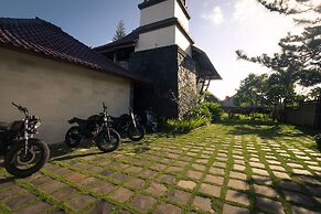 Black Pearl Villa Beachside