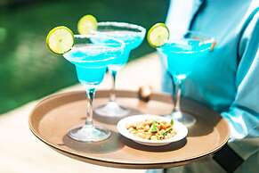 Central Blanche Residence