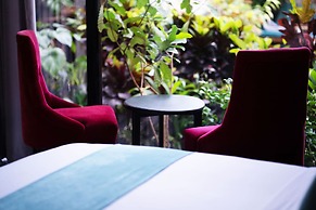 Central Blanche Residence