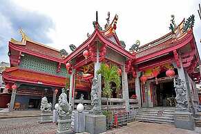 Surachet at 257 Boutique House